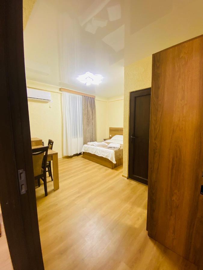 Hotel Sunrise Kutaisi Zewnętrze zdjęcie