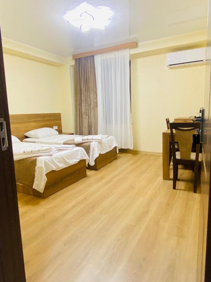 Hotel Sunrise Kutaisi Zewnętrze zdjęcie